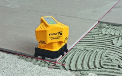 Stabila FLS90 - precise positioning on tiles